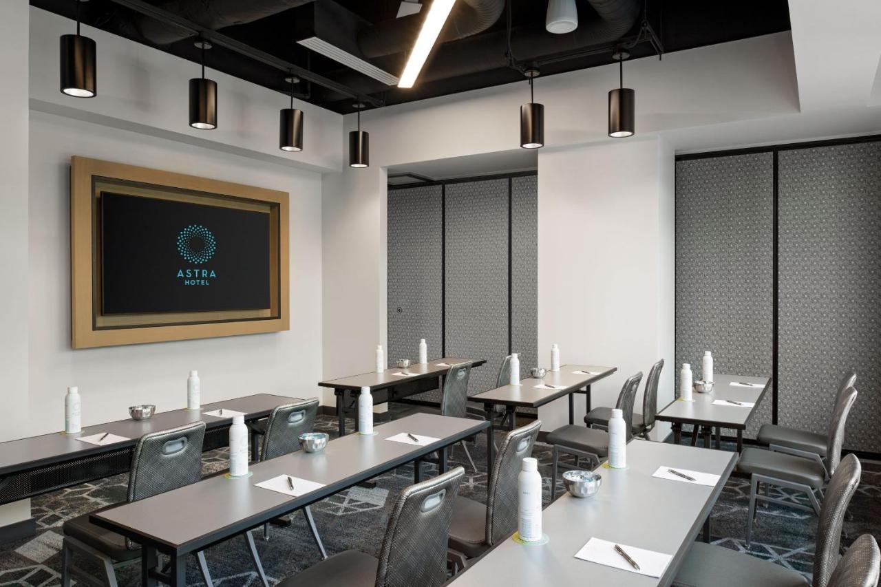 Astra Hotel, Seattle, A Tribute Portfolio Hotel By Marriott Экстерьер фото