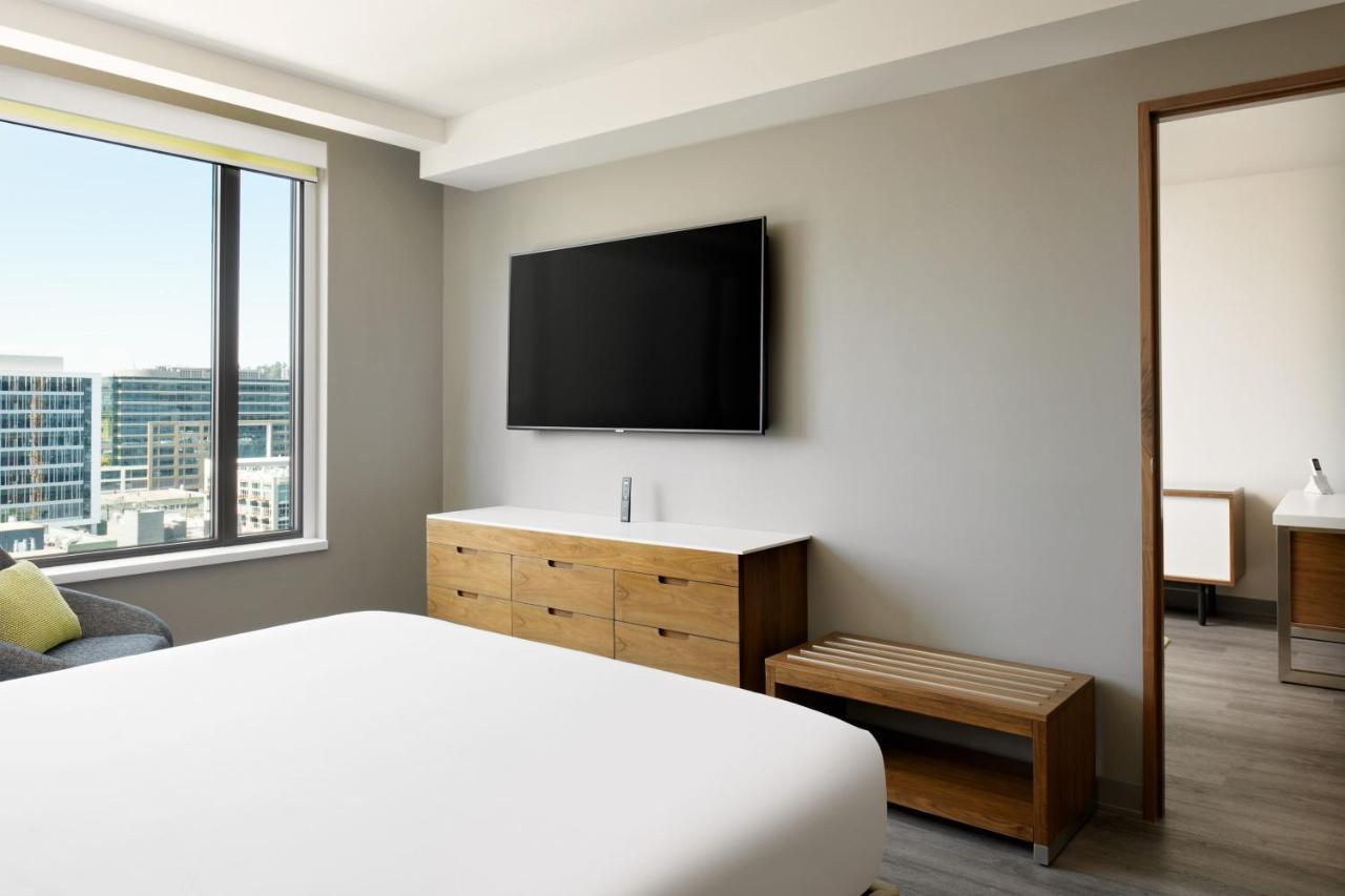 Astra Hotel, Seattle, A Tribute Portfolio Hotel By Marriott Экстерьер фото