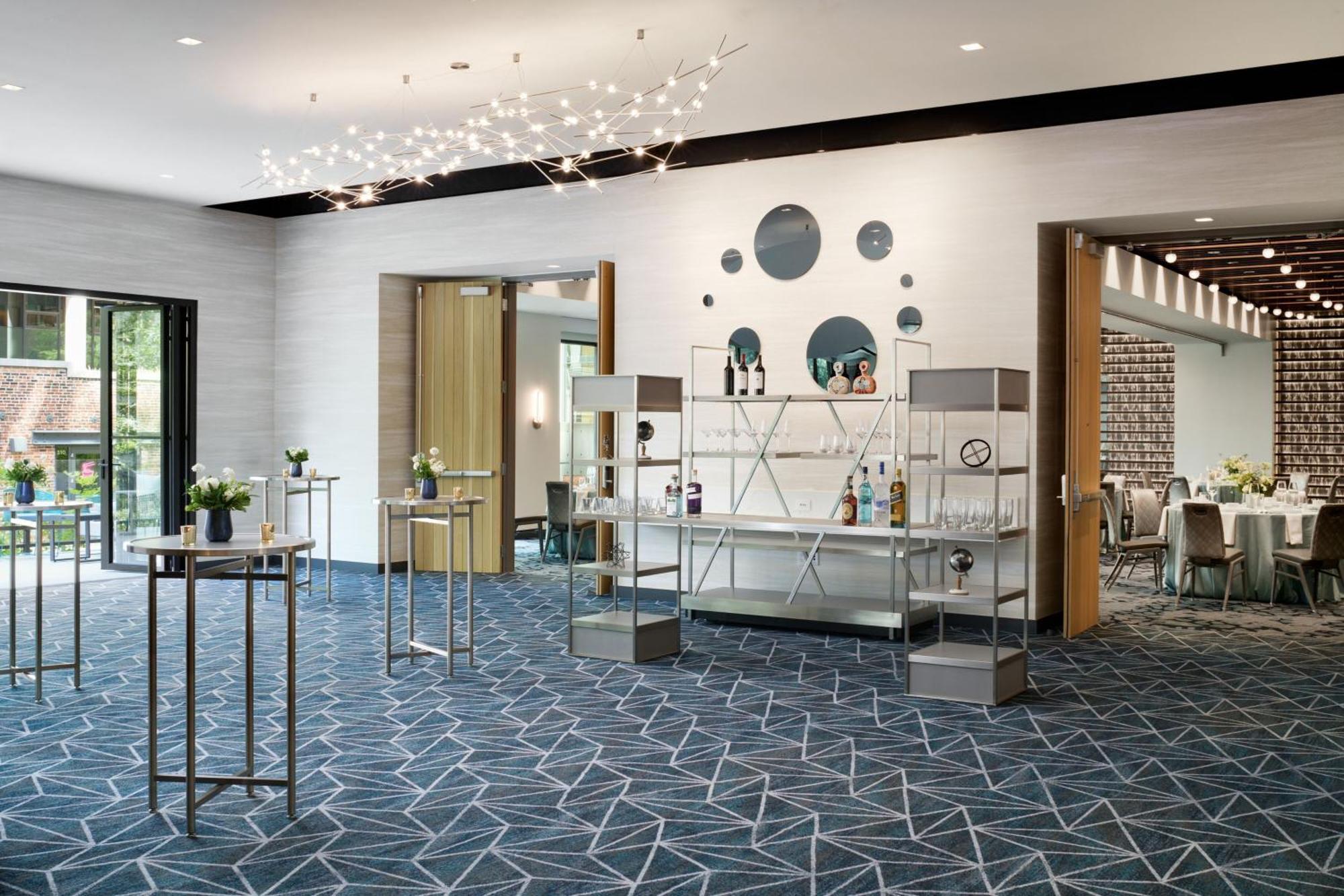 Astra Hotel, Seattle, A Tribute Portfolio Hotel By Marriott Экстерьер фото